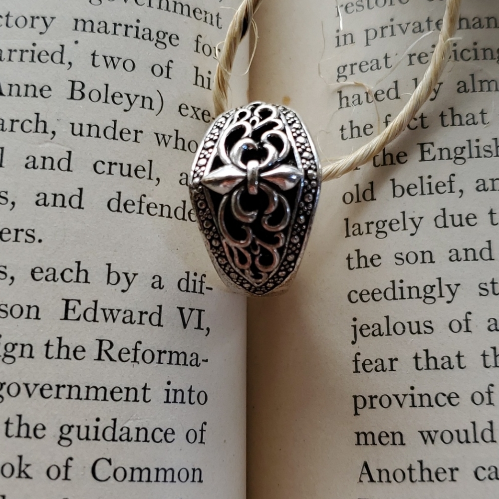 Bohemian ring